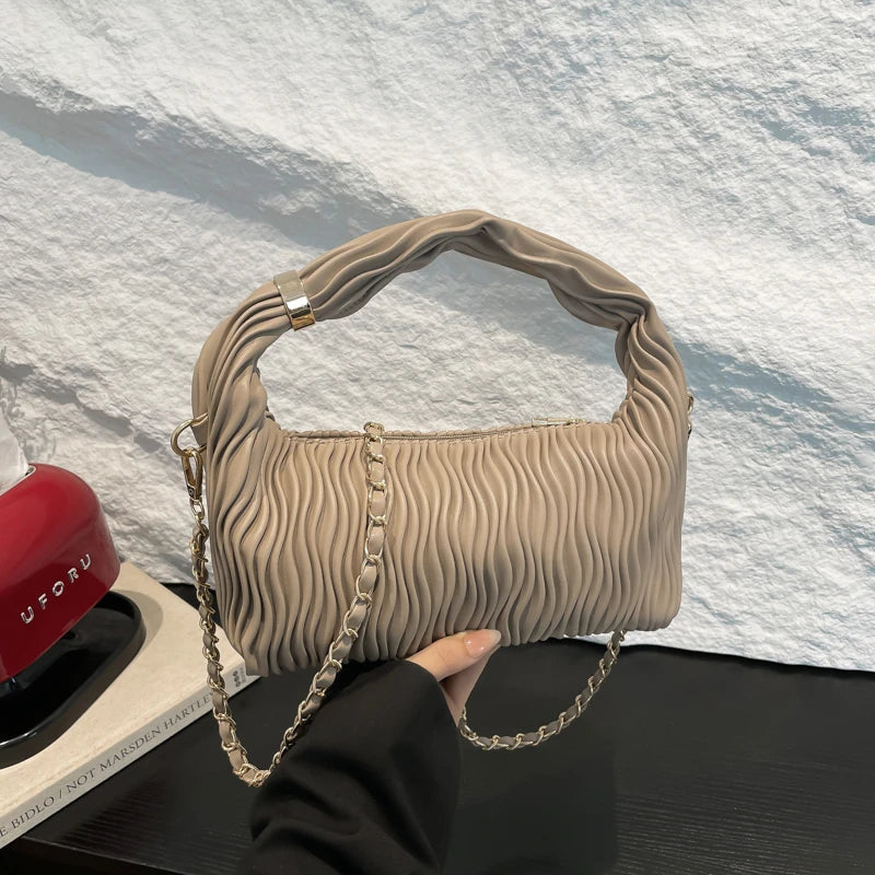 Casual Minimalist Crossbody Handbag Fashionable Design with Zipper Closure and Polyester Lining