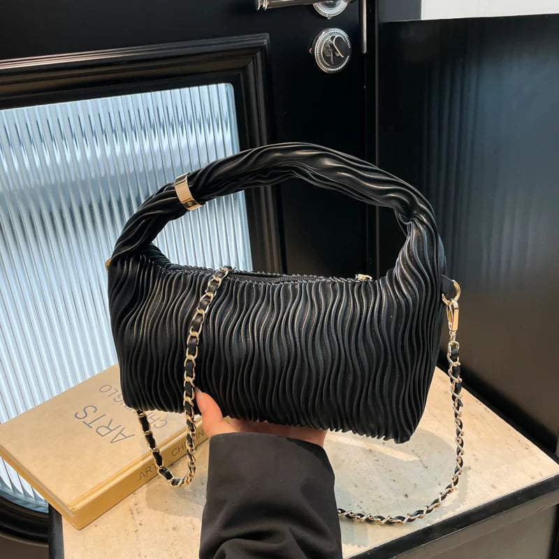 Casual Minimalist Crossbody Handbag Fashionable Design with Zipper Closure and Polyester Lining