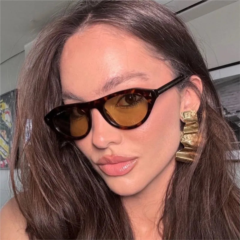 New Fashion Designer Sunglasses Women Cat Eye Sunglass Woman Retro Trendy Oval Rivets Eyewear Y2K UV400 Shades Gafas