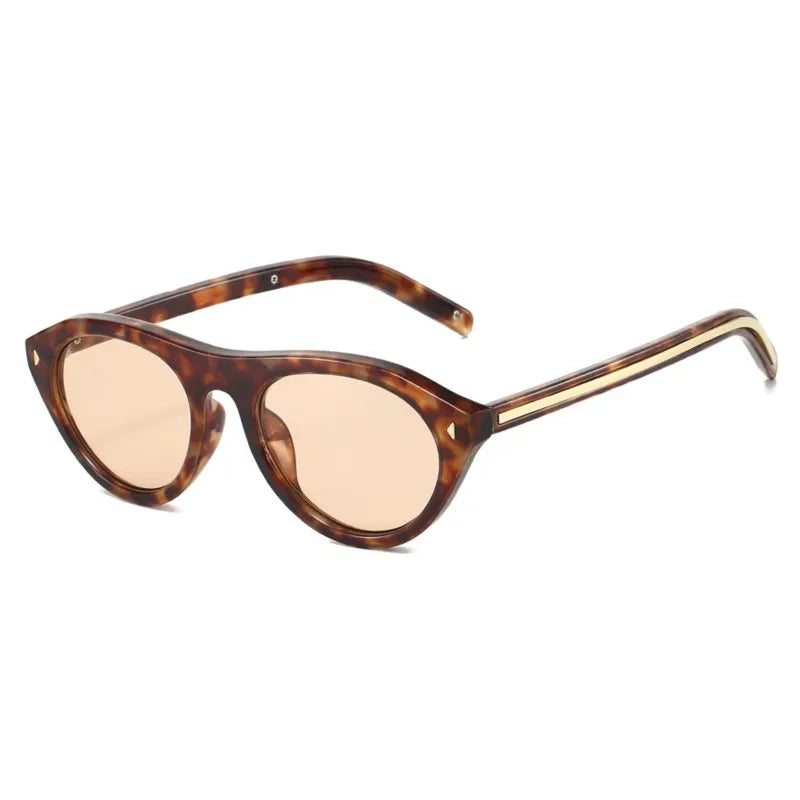 New Fashion Designer Sunglasses Women Cat Eye Sunglass Woman Retro Trendy Oval Rivets Eyewear Y2K UV400 Shades Gafas